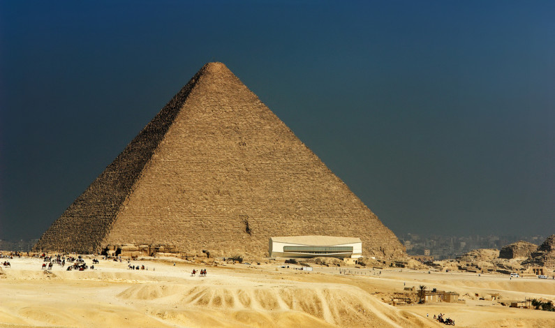 গির্জা পিরামিড রহস্য উদ্ঘাটনে রোবট গির্জা পিরামিড রহস্য উদ্ঘাটনে রোবট