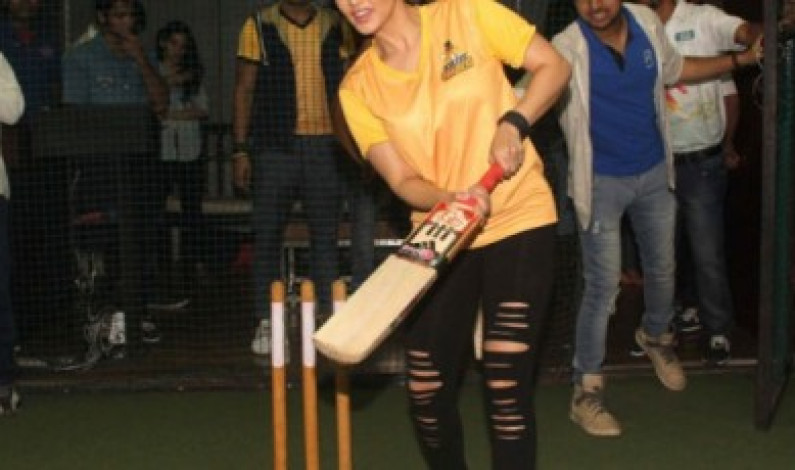 ক্রিকেটপ্রেমী সানি লিওন ক্রিকেটপ্রেমী সানি লিওন