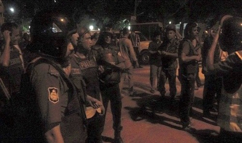 যৌথ বাহিনীর আত্মসমর্পণের আহ্বান, জবাবে জঙ্গিদের তিন শর্ত যৌথ বাহিনীর আত্মসমর্পণের আহ্বান, জবাবে জঙ্গিদের তিন শর্ত