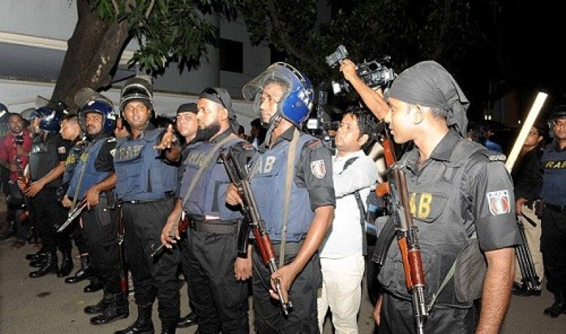 গুলশানের হোটেলে কয়েকজনকে জবাই করে হত্যা করা হয়েছে! গুলশানের হোটেলে কয়েকজনকে জবাই করে হত্যা করা হয়েছে!