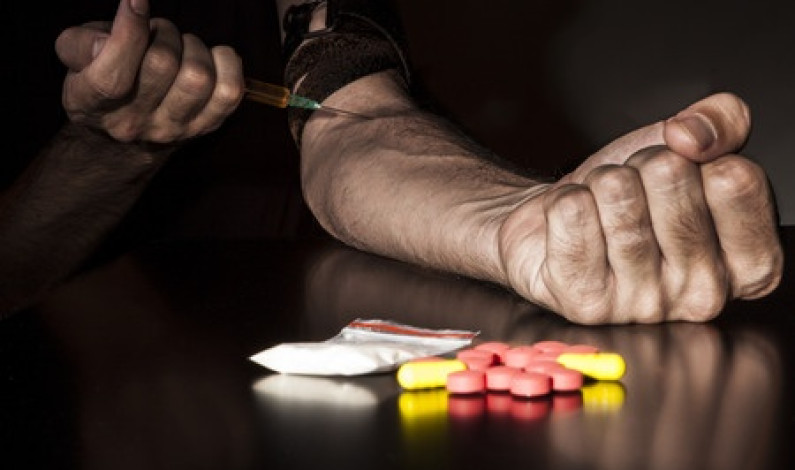 মাদক, বন্দুক ও নিন্দুকের উপাখ্যান মাদক, বন্দুক ও নিন্দুকের উপাখ্যান